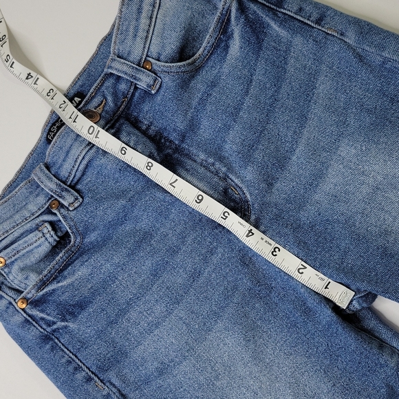 Fashion Nova Straight Leg Distressed Jeans SZ 9 - Picture 7 of 15